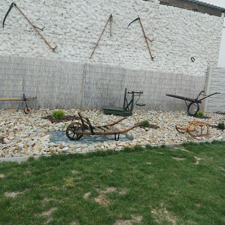 Appartement Apartman Blizko Brna S Dobovymi Dekoracemi à Melcany Extérieur photo