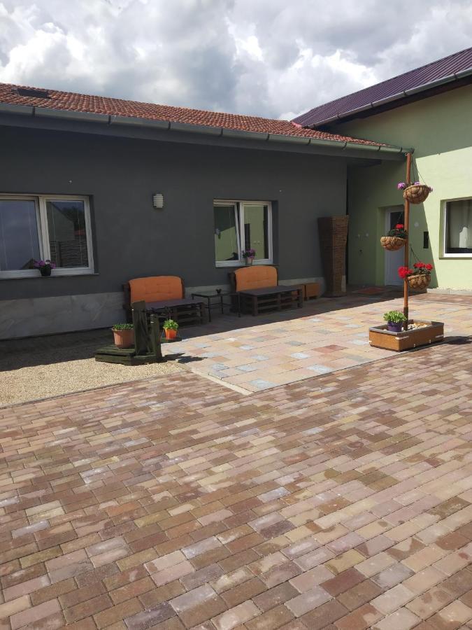 Appartement Apartman Blizko Brna S Dobovymi Dekoracemi à Melcany Extérieur photo