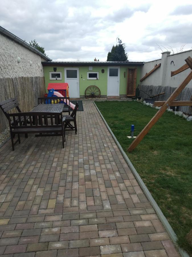 Appartement Apartman Blizko Brna S Dobovymi Dekoracemi à Melcany Extérieur photo